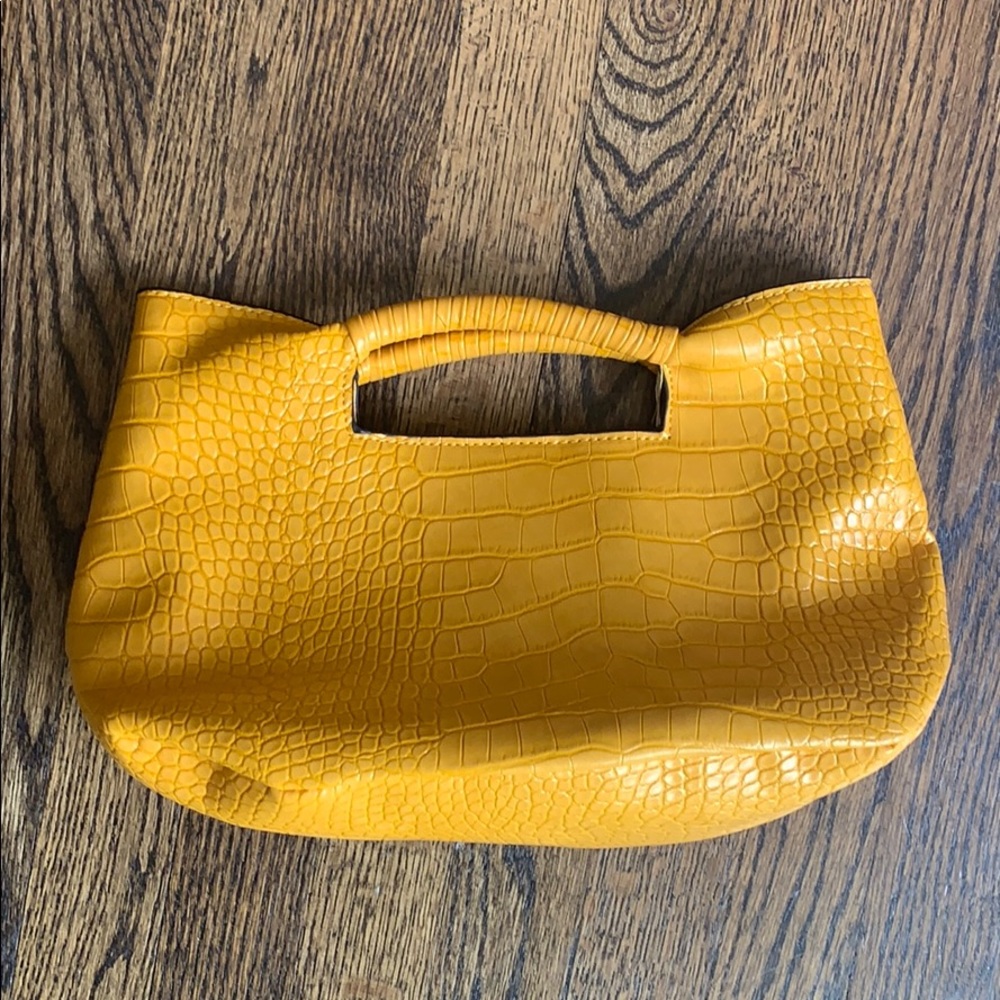 Clutch handbag